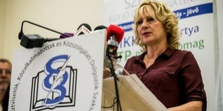 Kétórás munkabeszüntetésre készülnek hétfőn az önkormányzati dolgozók, lassul az ügyintézés Kétórás munkabeszüntetésre készülnek hétfőn az önkormányzati dolgozók, lassul az ügyintézés