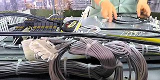 Svájci cég nyit üzemet Pécsett, már toborozzák a dolgozókat, kábeleket gyártanak Svájci cég nyit üzemet Pécsett, már toborozzák a dolgozókat, kábeleket gyártanak