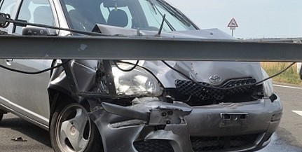 Három autó ütközött a Komlói úton, súlyos sérült is van