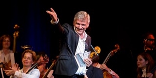Alföldi Róbert rendezésében látható a Hegedűs a háztetőn