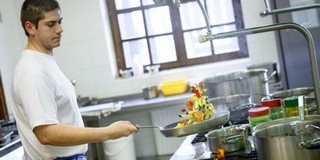 Álláslehetőség: szakácsokat keresünk Mohácsra!