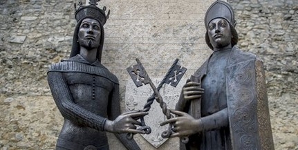 Felavatták az egyetem alapítóinak, Nagy Lajos király és Vilmos püspök szobrát