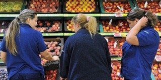 Tesco-sztrájk: elszántak a dolgozók, kitartanak Tesco-sztrájk: elszántak a dolgozók, kitartanak