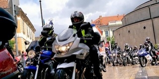 Jön a szezonzáró: akár ezer motoros is összegyűlhet szombaton a Széchenyi téren Jön a szezonzáró: akár ezer motoros is összegyűlhet szombaton a Széchenyi téren