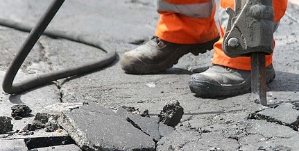 Indul az útépítés a komlói Munkácsy utcában Indul az útépítés a komlói Munkácsy utcában