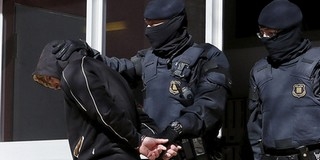 A TEK munkatársának adta ki magát öt csaló Somogyban A TEK munkatársának adta ki magát öt csaló Somogyban