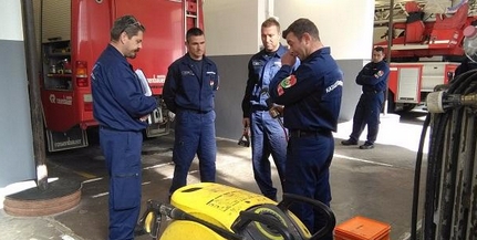 Kisgépkezelői vizsgát tettek a pécsi és komlói tűzoltók Kisgépkezelői vizsgát tettek a pécsi és komlói tűzoltók