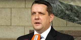 Rákossy nevével riogatott az MSZP Pécsett halottak napján, matricázni fognak Rákossy nevével riogatott az MSZP Pécsett halottak napján, matricázni fognak
