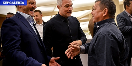 Hajrá Pécs, hajrá foci! Legendákkal emlékeztek a legnagyobb sikerre a Kodályban - Képgaléria! Hajrá Pécs, hajrá foci! Legendákkal emlékeztek a legnagyobb sikerre a Kodályban - Képgaléria!