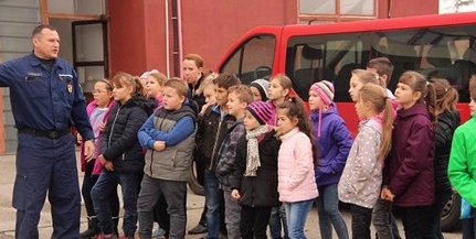 Kisiskolások jártak látogatóban a katasztrófavédőknél Kisiskolások jártak látogatóban a katasztrófavédőknél