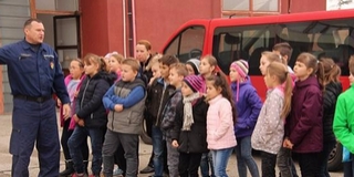 Kisiskolások jártak látogatóban a katasztrófavédőknél Kisiskolások jártak látogatóban a katasztrófavédőknél