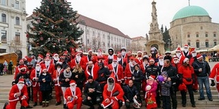Idén is gurulnak decemberben a Mikulásnak öltözött motorosok Pécs útjain Idén is gurulnak decemberben a Mikulásnak öltözött motorosok Pécs útjain