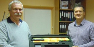 Öt pár elektromos zászlót kapott a megye játékvezetése