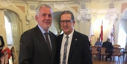 Georges Leekensszel beszélgetett Páva Zsolt polgármester a Pécsi Dózsa sikereiről Georges Leekensszel beszélgetett Páva Zsolt polgármester a Pécsi Dózsa sikereiről