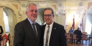 Georges Leekensszel beszélgetett Páva Zsolt polgármester a Pécsi Dózsa sikereiről Georges Leekensszel beszélgetett Páva Zsolt polgármester a Pécsi Dózsa sikereiről