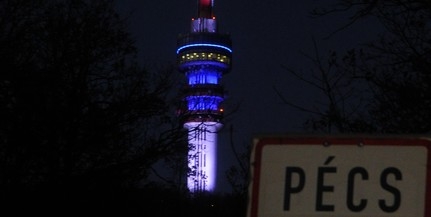 A kék-fehérre festett TV-toronnyal köszönti Pécs a száz esztendeje független Finnországot A kék-fehérre festett TV-toronnyal köszönti Pécs a száz esztendeje független Finnországot