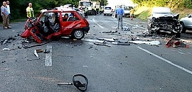 Frontális karambol a Komlói úton Frontális karambol a Komlói úton