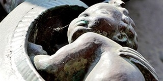Szép összefogás: adományokból újult meg a Rákóczi úti Madonna-szobor Szép összefogás: adományokból újult meg a Rákóczi úti Madonna-szobor