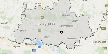 Kigyulladt egy vályogház tetőszerkezete Siklósnagyfaluban Kigyulladt egy vályogház tetőszerkezete Siklósnagyfaluban