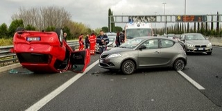 Négy autó ütközött a 6-oson, gyerekek is megsérültek