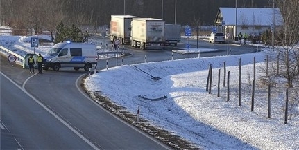 Több baleset is történt Baranyában a hó miatt, nem jött össze a takarítás az M6-oson